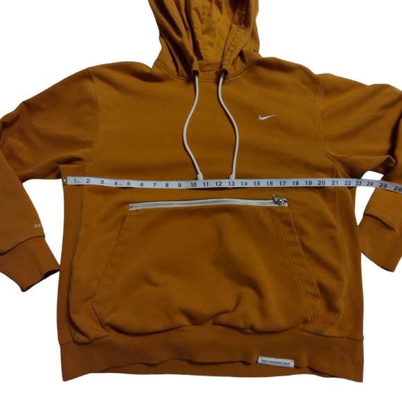 Like new! Yellow Nike DriFit Standard Issue thick hoodie with zipper pouch - Med - Picture 6 of 9